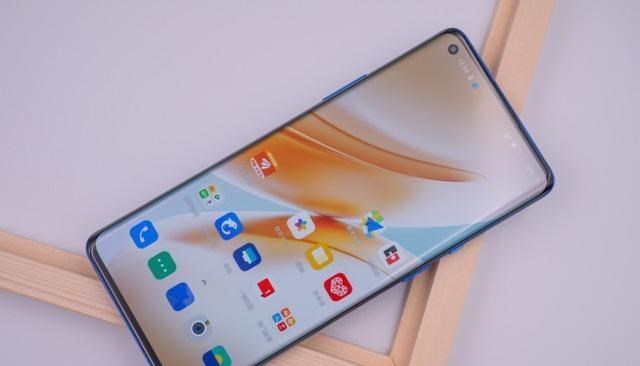 罗永浩|骁龙865降至真香价！2K屏+无线充电，还有IP68防水