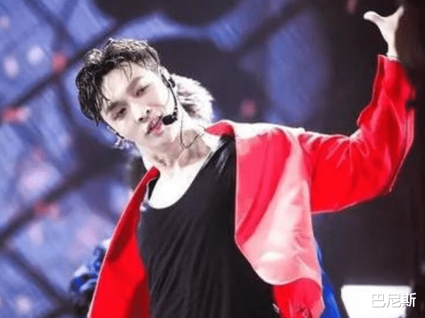 明星|男星为了变白，涂粉底比女星涂得还白还厚，身为黄皮肤委屈他们了