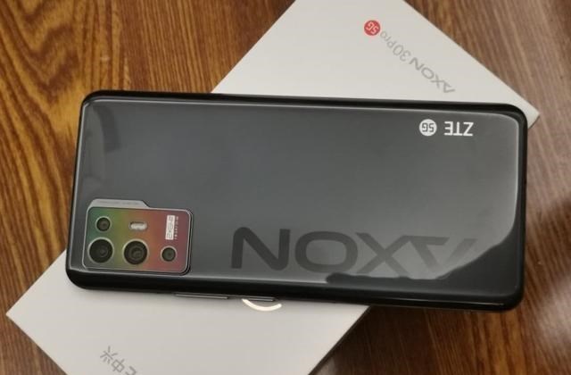 奶爸育儿宝库|120Hz屏+双主摄+55W闪充，跌至2998元，骁龙888旗舰重回低价