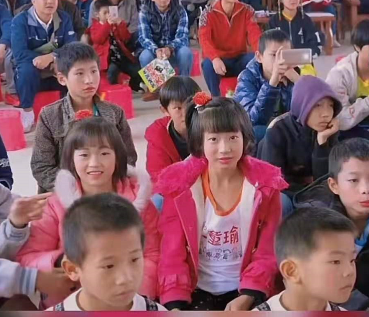 奇异剧本鲨|全红婵成奥运冠军还要交作业！晒打麻将旧照，天赋让郭晶晶都羡慕