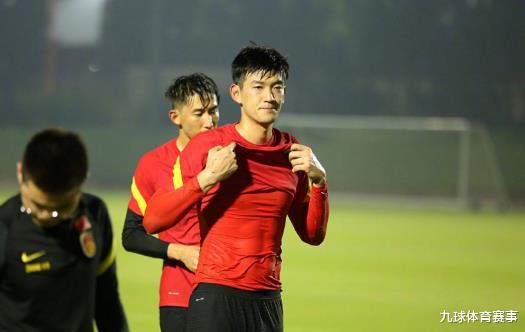 颜骏凌|颜骏凌在联赛表现持续低迷，或加速上港新援门将亮相，值得期待