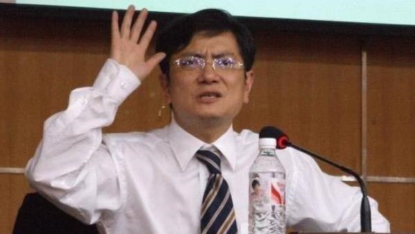 高校|博士生不吃香了?南大博士求职连遭11所高校拒绝,原因出在哪里?