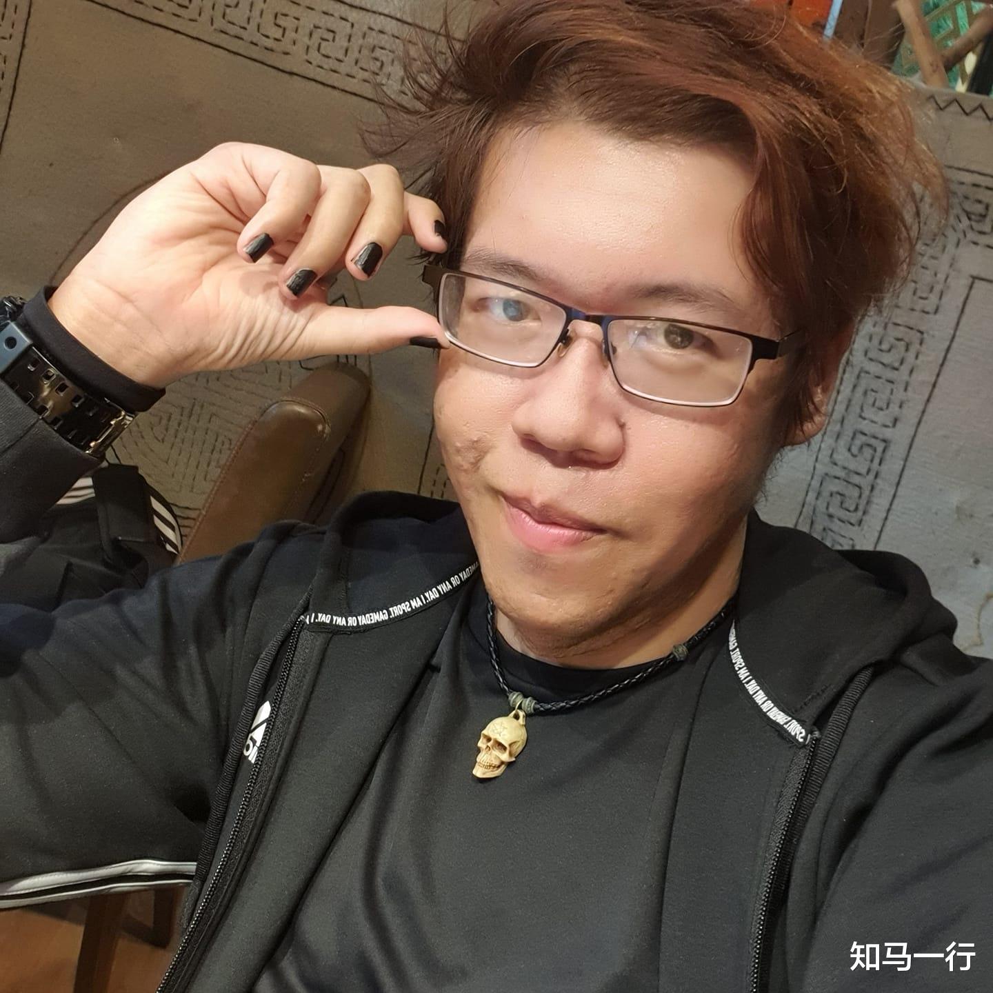 厨师|超励志  胖厨师骑脚车送餐4年，甩肉126kg变型男，连老邻居都认不出了！