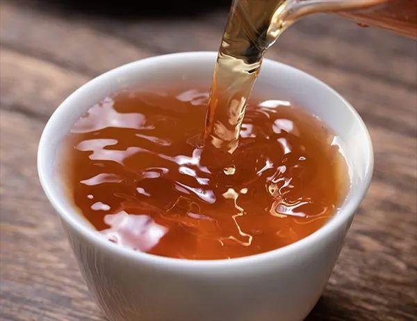 旗峰膳食养生汇 浓郁的红茶，想知道它有什么功效吗？