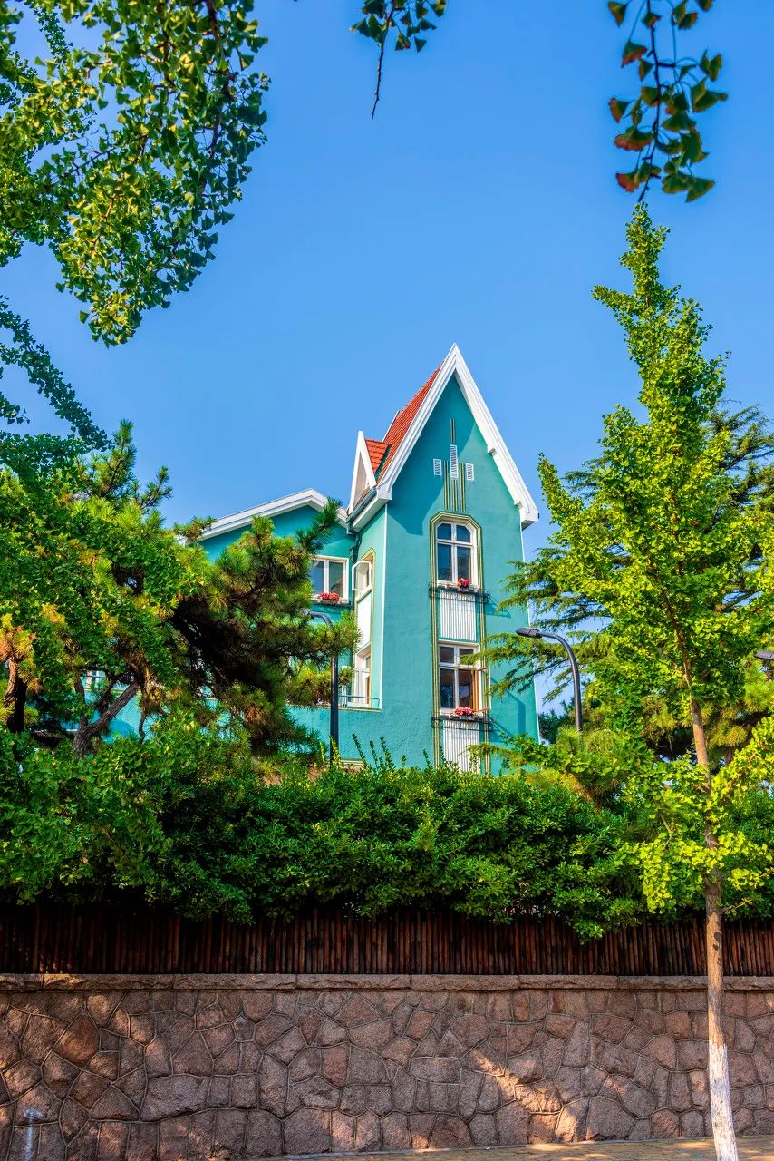 青岛市 超越苏州、成都！成了国内最宜居城市NO.1，这座海滨老城凭什么？