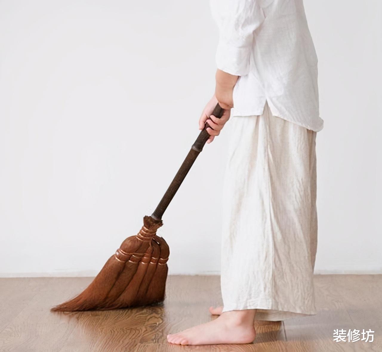 |不要把扫把放在这3个地方，不是因为迷信，其实很多人都放错了