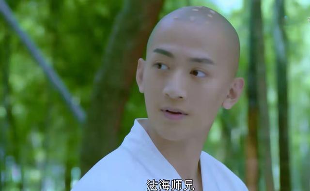 白娘子|《新白蛇传》再毁经典，白素贞变傻白甜，妆容搞怪，剧情混搭