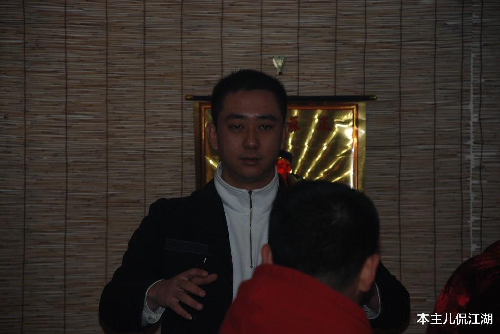 下跪、烟头烫、住院8次,狂扇500多个嘴巴子,王自健的醒悟太晚了