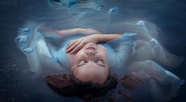 在单位里,勾心斗角却斗不过别人,3条原则共大家参考