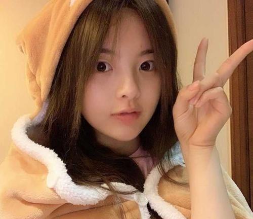 周雨彤|杨紫: 我卸妆了，周雨彤: 我也卸妆了，宋伊人: 麻烦让开