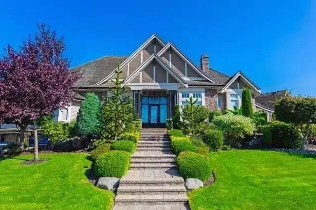 别墅与草坪，美翻了~