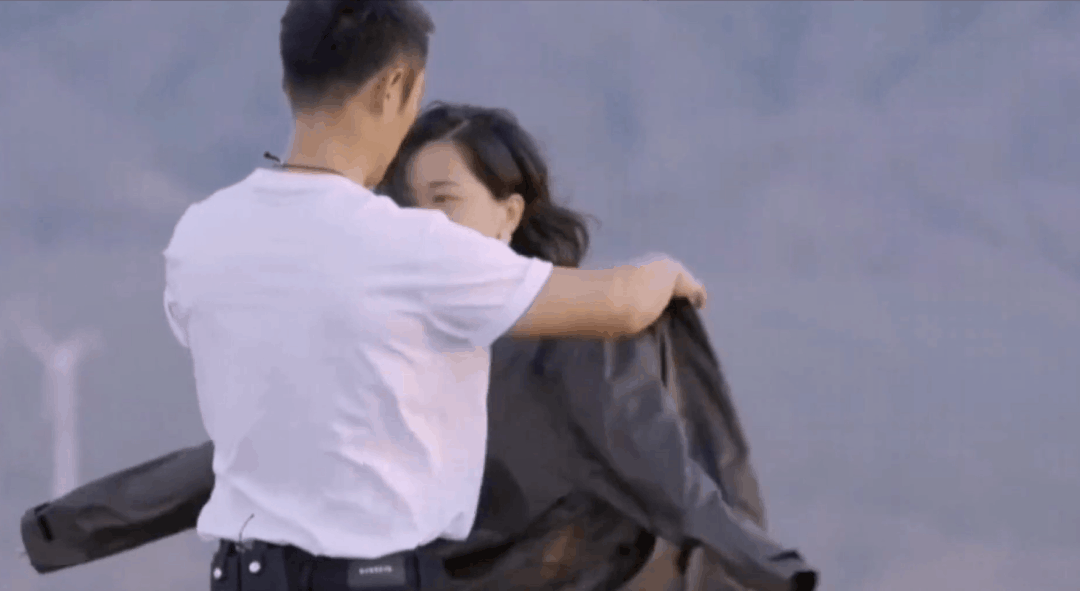 胡冰卿|首次官宣离婚！全网恭喜她：19年了，终于不用再装恩爱了