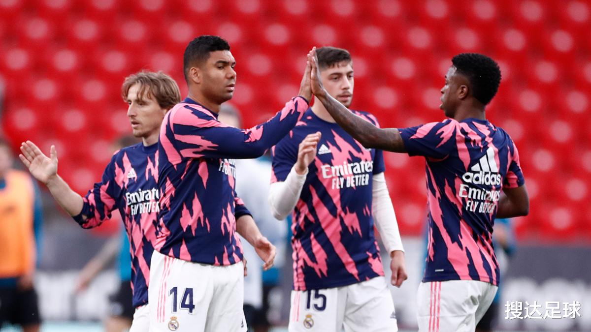 巴塞羅那|歷史第一人！梅西頭球刷爆3大紀錄，巴薩卻笑不出來：排名沒變