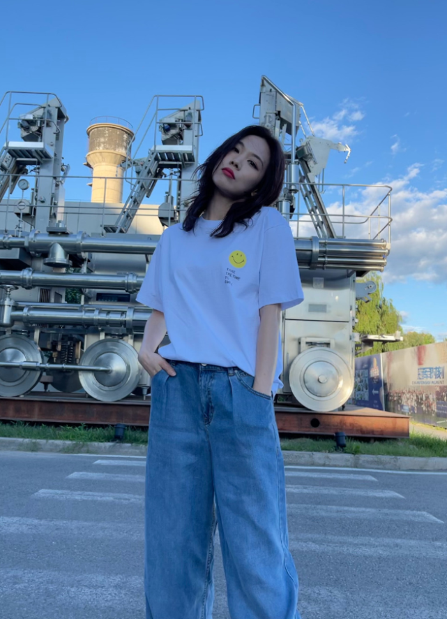 大时尚大观点|王霏霏为秀腿，穿的裤子只有1厘米，这谁驾驭得了