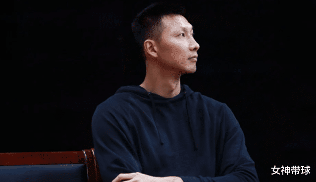 易建联|地位！阿联见到韩德君后马上起来，付豪过来嘘寒，大哥却坐着不动