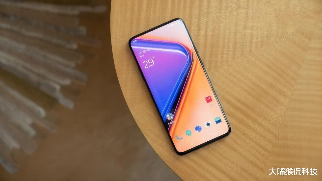 苹果|高端市场手机产品不一定首选就是苹果,国产产品其实现在也还不错