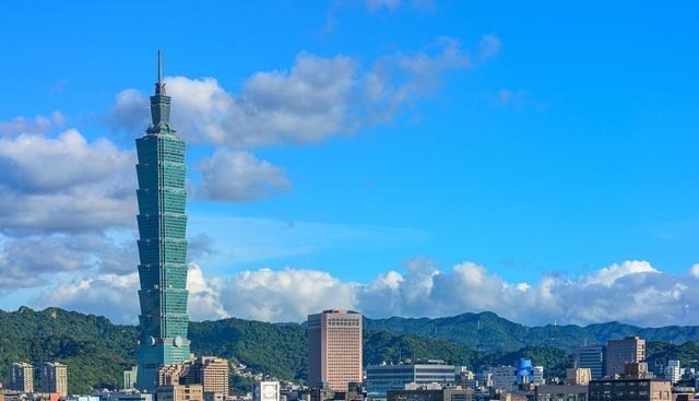 胡小小乖|亚洲发达经济体：台湾芯片产业居首，人均GDP却排末位