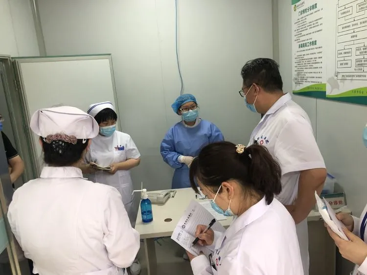 乡村故事 省督导组到卧龙医院督导检查新冠肺炎疫情防控及新冠疫苗接种工作