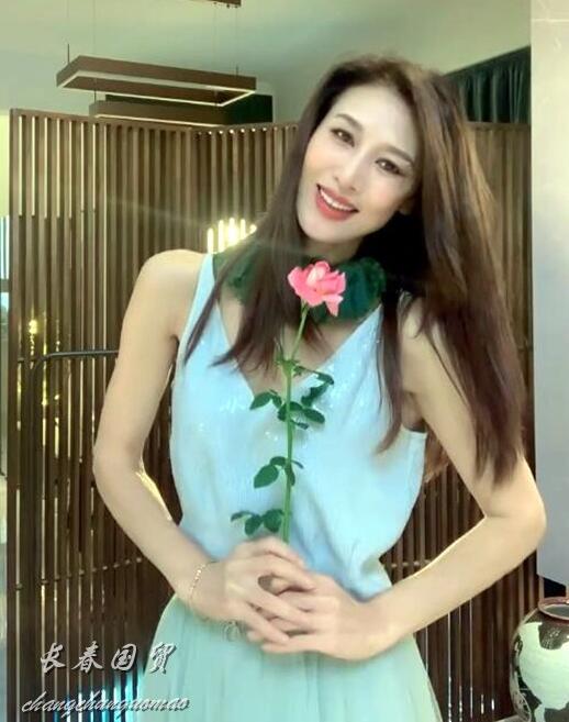 吴红玫|女星郑爽近况曝光：在家中翩翩起舞，肤白貌美性感妩媚