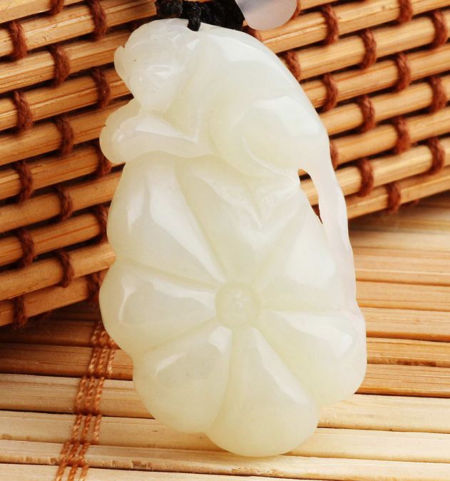 |知道和田玉的触感是什么样吗？那要细细的进行感受，才能深有体会