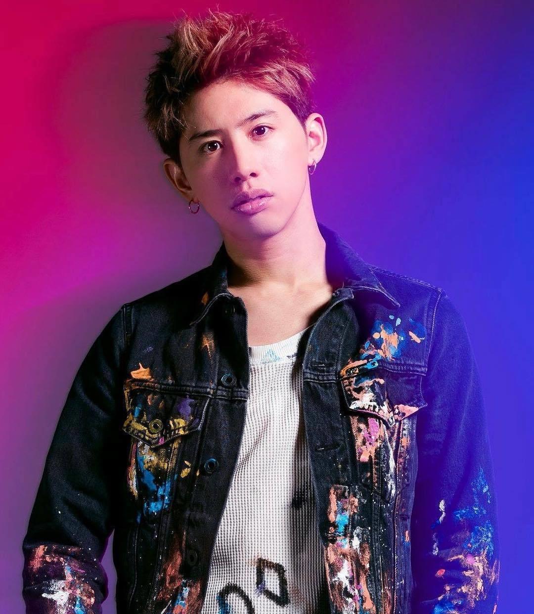 新田真剑佑|太狗血！日本顶流小鲜肉恋上大7岁人妻，还为她和好友反目？