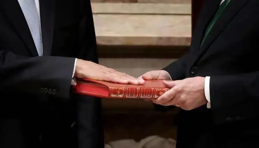 企业观察报 掌控公司政治不等于变得世故，聪明领导者懂得绕开这些圈套