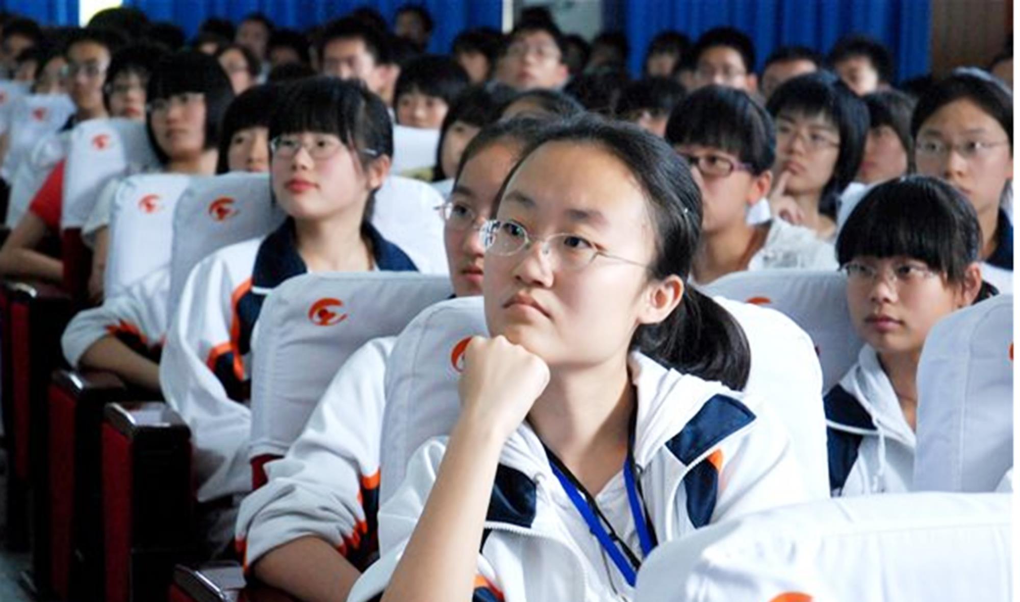 糯豆包妈妈|河北700分考生“扎堆”,清北录取率却未见上涨,原因满是无奈