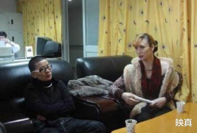 映真 宁夏一女孩从小不喜欢上女厕所，05年，终成真正男子汉，今咋样？