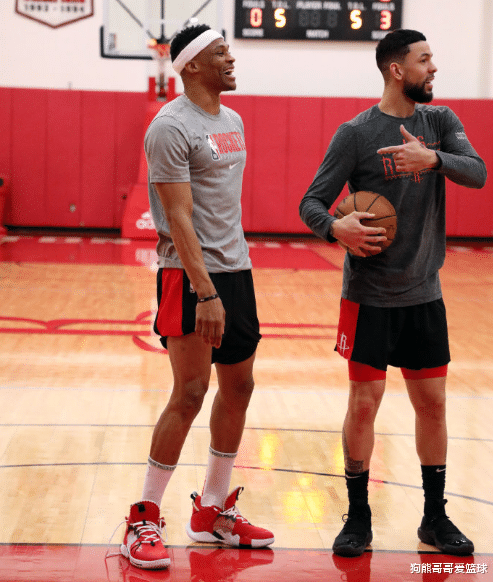 |3位新星预定位置！从“养老院”到“新手营”，火箭队只用了1年