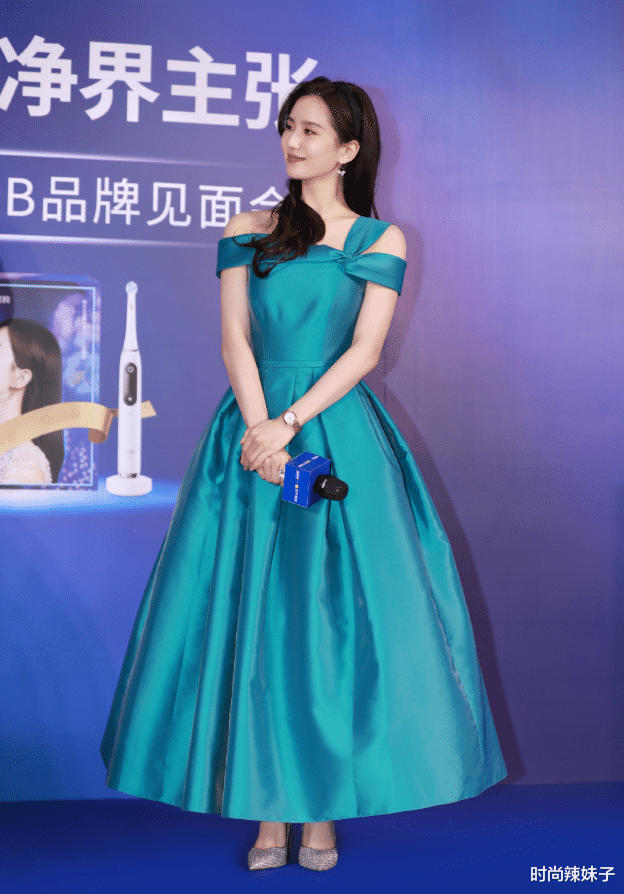 时尚辣妹子|刘诗诗生图有多绝？穿藕粉纱裙参加活动，路人反应太真实