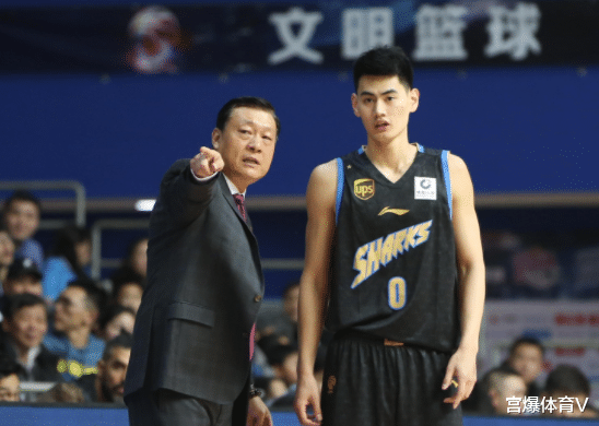 上海男篮|上海男篮球员调整！国手被李春江放弃 或告别CBA赛场