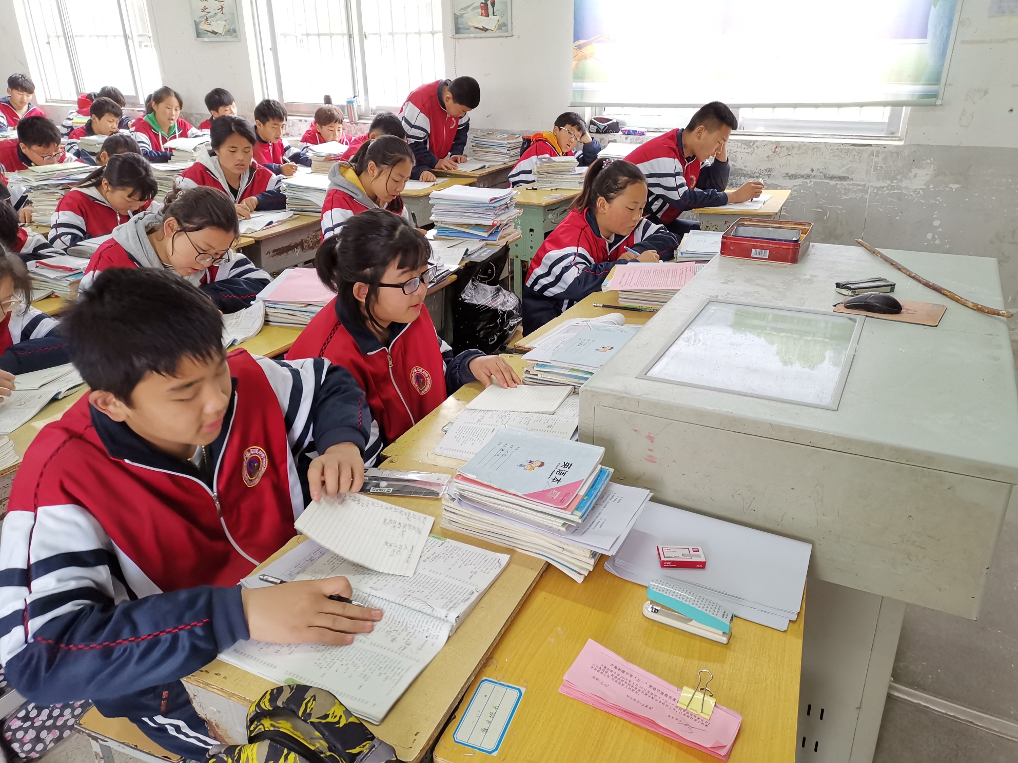 幼儿园|小学成绩名列前茅，到初二却一落千丈，不要忽略小学成绩的欺骗性