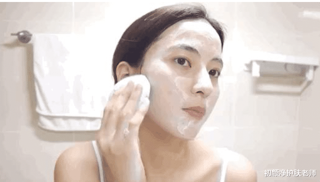 化妆品 为什么你一化妆就长痘？问题可能出在这些细节上！