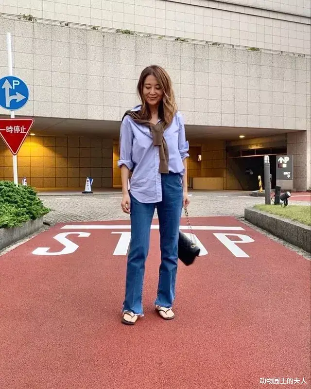 动物园主的夫人 冬季针织衫怎么穿好看又省钱 看看这位博主的简约搭配法会给你灵感