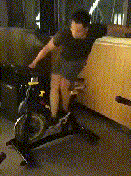 丁剑剑|“老婆去闺蜜家住了一夜，回来嘴巴变样了！”网友：兄弟有点惨！哈哈哈