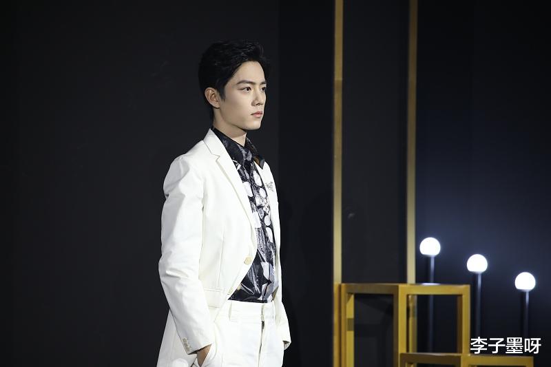 肖战|是什么让一个‘小设计师’肖战，成为可以说90后当代当红小生中最红的。