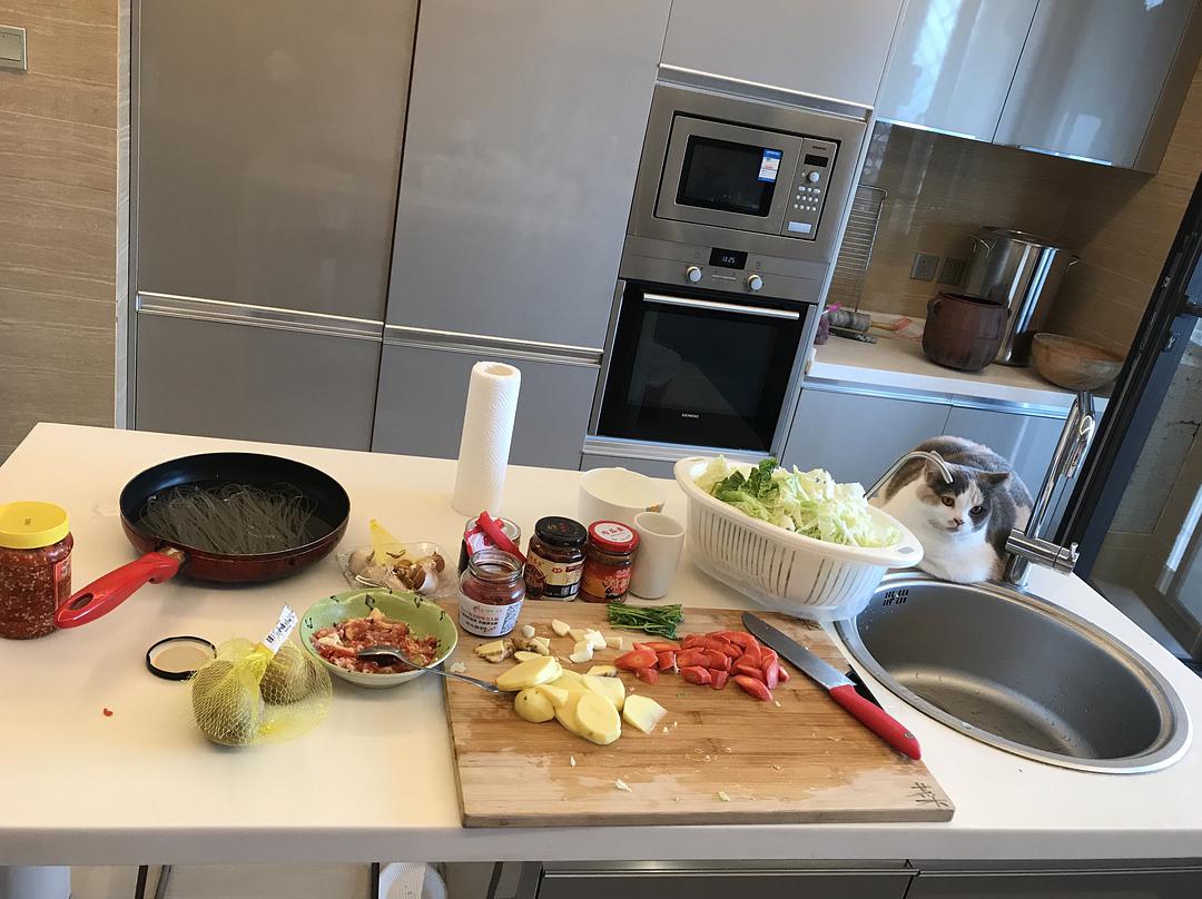 老年小妙招|中看不中用的开放式厨房：颜值有了，随之而来的缺陷你能接受吗？