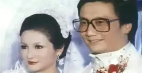 狄波拉|谢贤的强烈攻势下，狄波拉跟美国男友分手了，谢贤终于抱着美人归