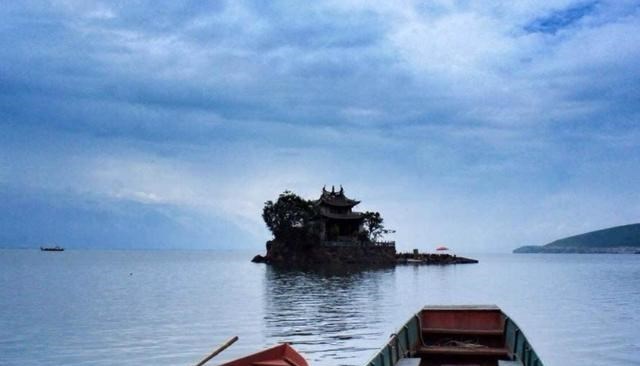 泻湖 宁波一人造湖走红，曾是一口天然泻湖，有西湖的风情，太湖的气魄