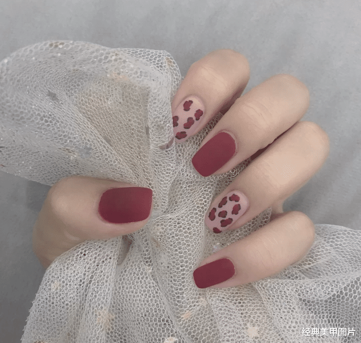 张新成|让人一眼就爱上的甜酷风美甲，快来看看吧！