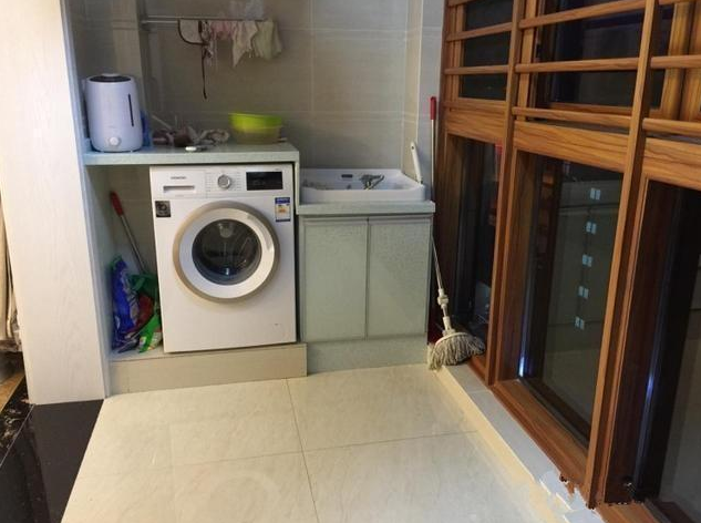 |装修住了半年，朋友来参观都笑着不说话，现在看一次抓狂一次！