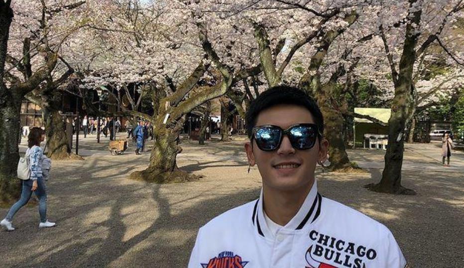 张哲瀚|张哲瀚粉丝后援会清空微博,粉丝还在ins上支持!