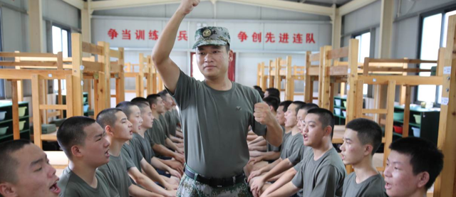 军人|中国部队暖心规定：在3种情况下，军人“需要”请假回家