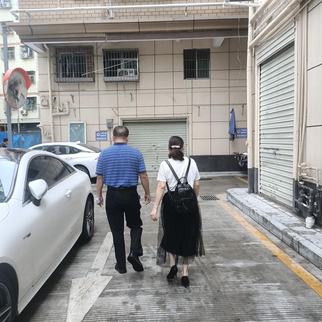 城中村|深圳某城中村民房变成公寓，房东，这点钱都交不起你工资有多低？