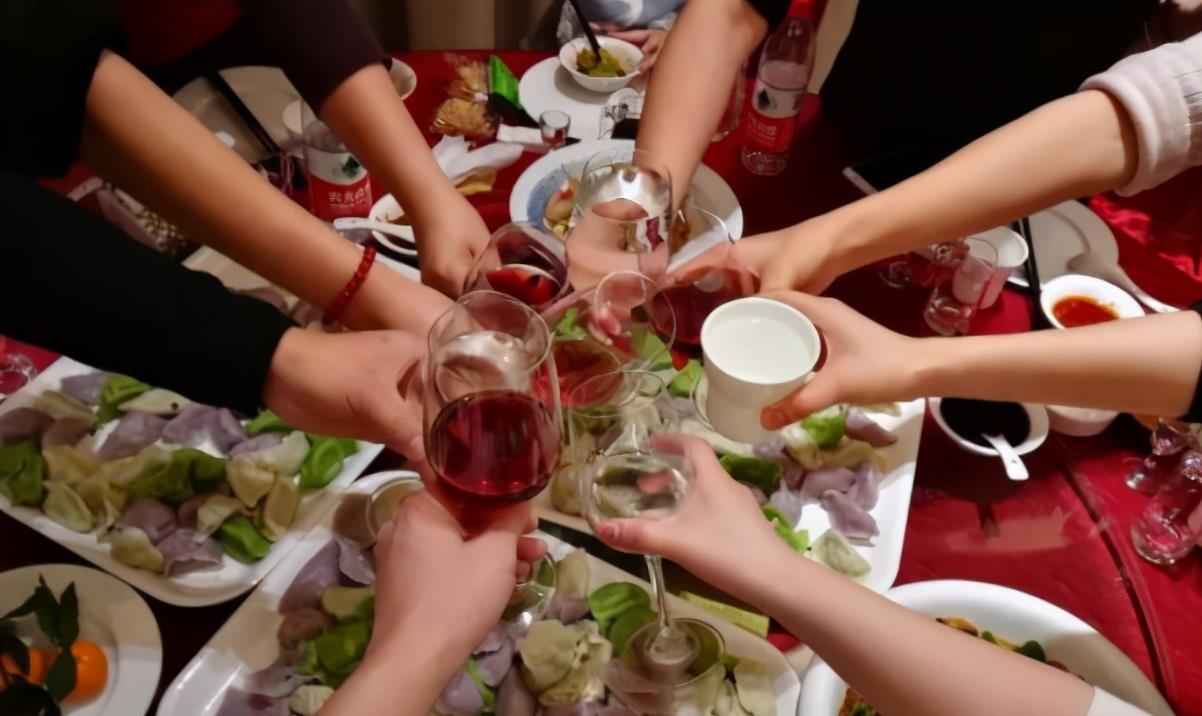 我是妈妈|孩子只考了大专的分数，家里大张旗鼓办升学宴，不嫌丢人吗？