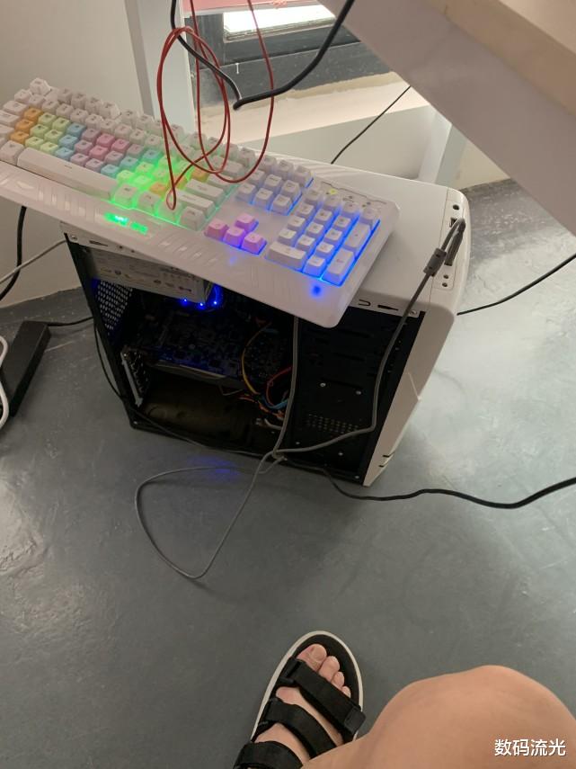 明码标价|我表弟不懂电脑，老板竟然给他组装这种电脑：没坑人，明码标价！