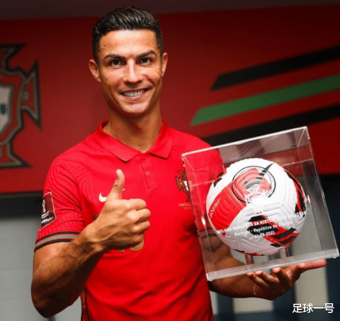 萨帕塔|4-1！3-0！C罗不在场，葡萄牙队踢疯了，PK世界杯东道主，没难度