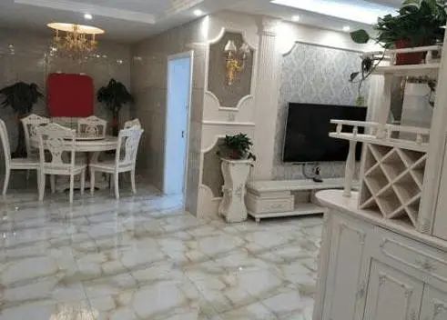 |晒晒闺蜜家花百万买的新房，地砖真是丑爆了，这房子给我都不住！