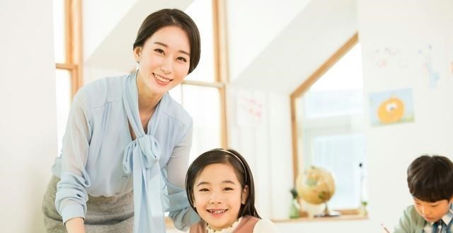 依科育儿吧|中学老师全款买房遭家长投诉, 工资没多少用啥买的, 学校回应很给力