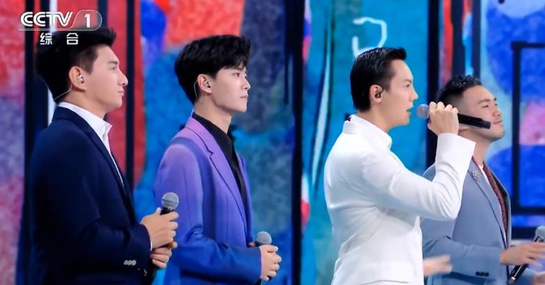 龚俊|任嘉伦登央视舞台，《少年》献唱出圈，谁注意到他最后眼含热泪